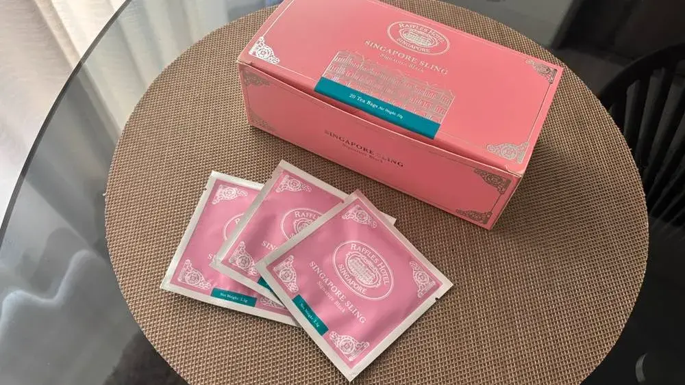 シンガポールスリングをイメージした紅茶