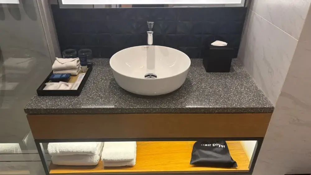 ビンタン島おすすめホテル「フォーポイントバイシェラトンビンタン」の洗面台
