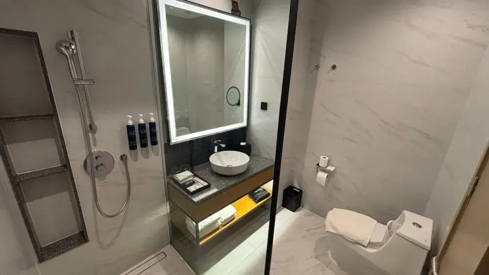 ビンタン島おすすめホテル「フォーポイントバイシェラトンビンタン」のバスルーム