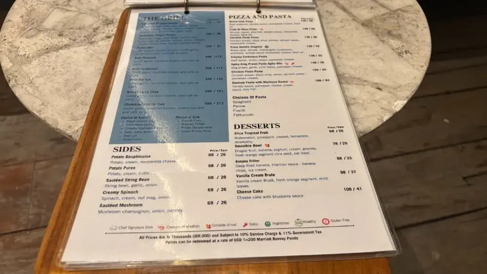 「フォーポイントバイシェラトンビンタン」のレストランメニュー1