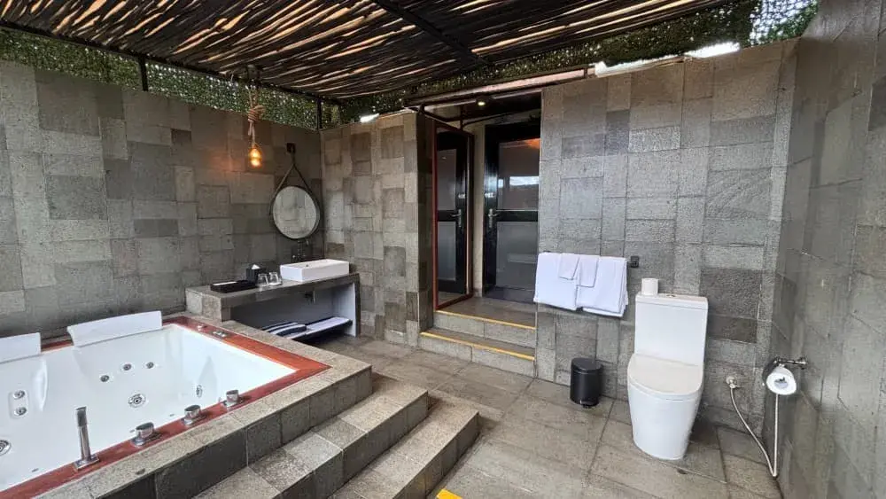 ビンタン島のホテル「ナトラ ビンタン トリビュートポートフォリオリゾート」バスルーム2