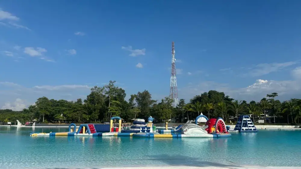 ビンタン島の人工海水プール「クリスタルラグーン」のアクティビティ