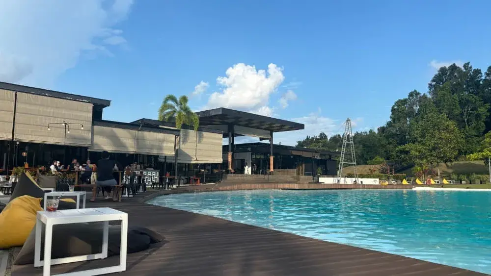 ビンタン島のホテル「ナトラ ビンタン トリビュートポートフォリオリゾート」のレストラン「The Patio Restaurant & Bar」