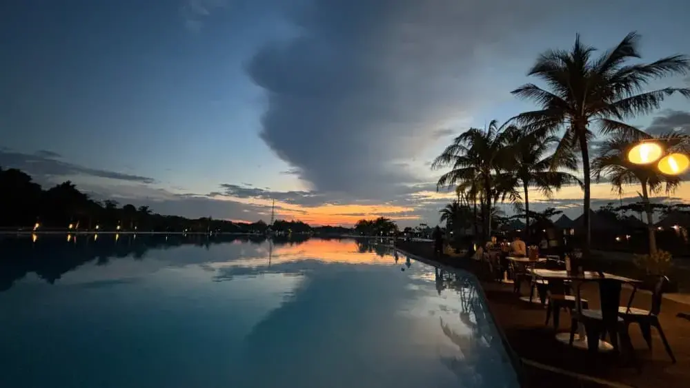 ビンタン島のホテル「ナトラ ビンタン トリビュートポートフォリオリゾート」のサンセットディナー