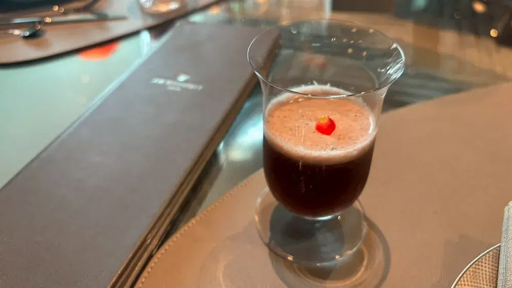 JWマリオット東京のアフタヌーンティーの食前ドリンク「巨峰とアールグレイのモクテル」