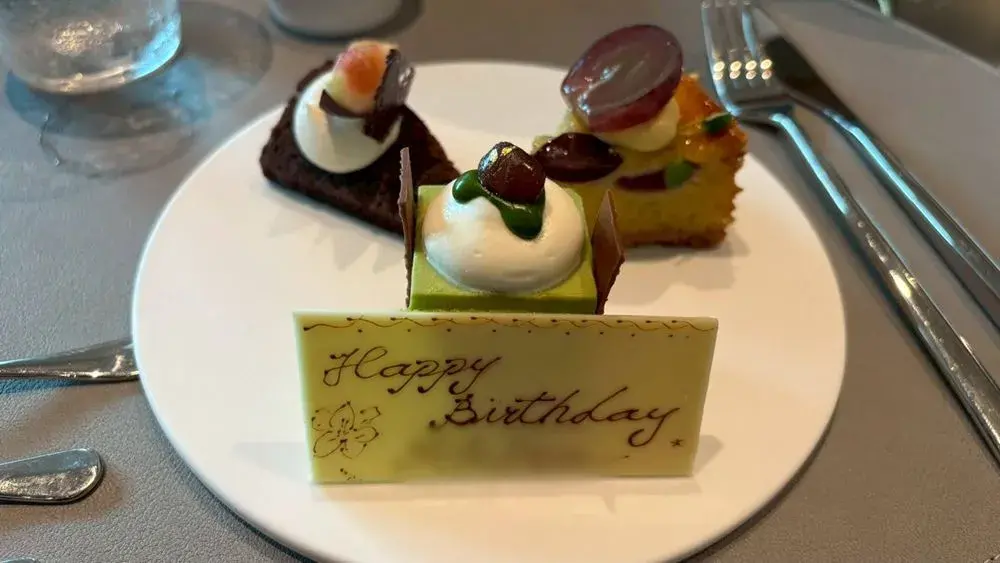 JWマリオット東京のアフタヌーンティー:スイーツ3種