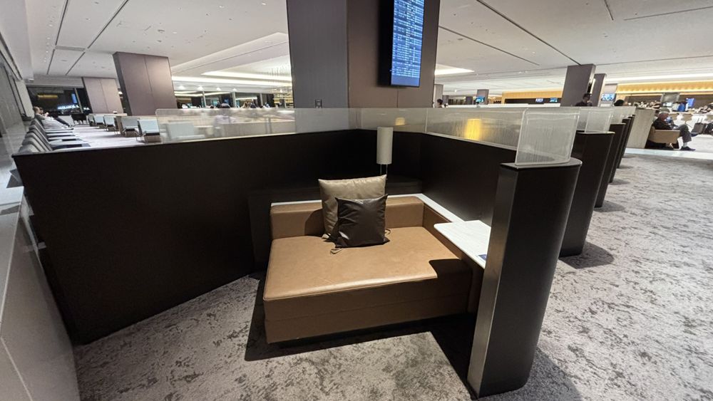ANAラウンジ羽田空港 国際線：半個室席1