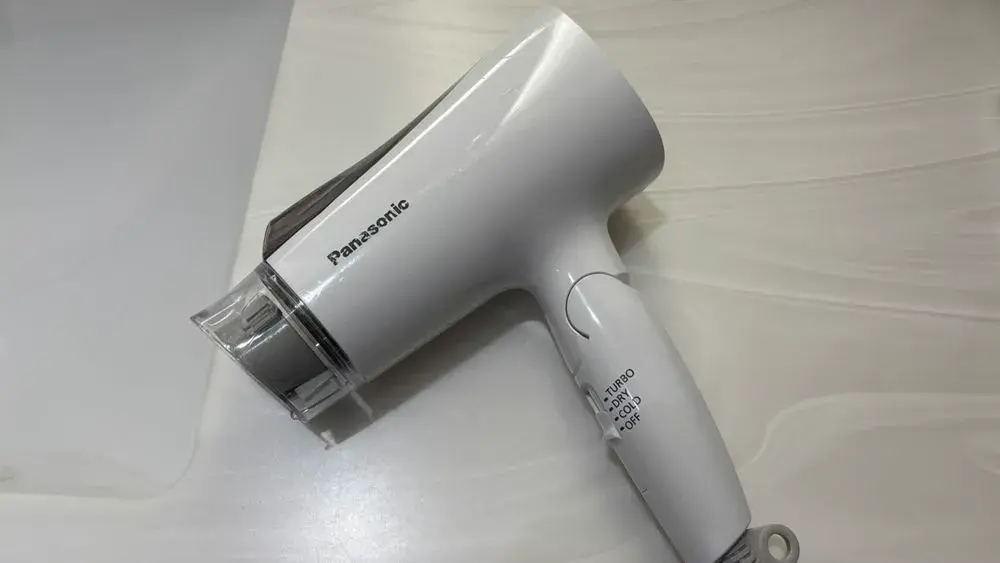 羽田空港国際線ANAラウンジのシャワールーム：ドライヤー