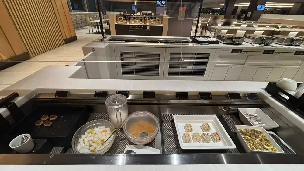 ANAラウンジ食事メニュー：デザートコーナー