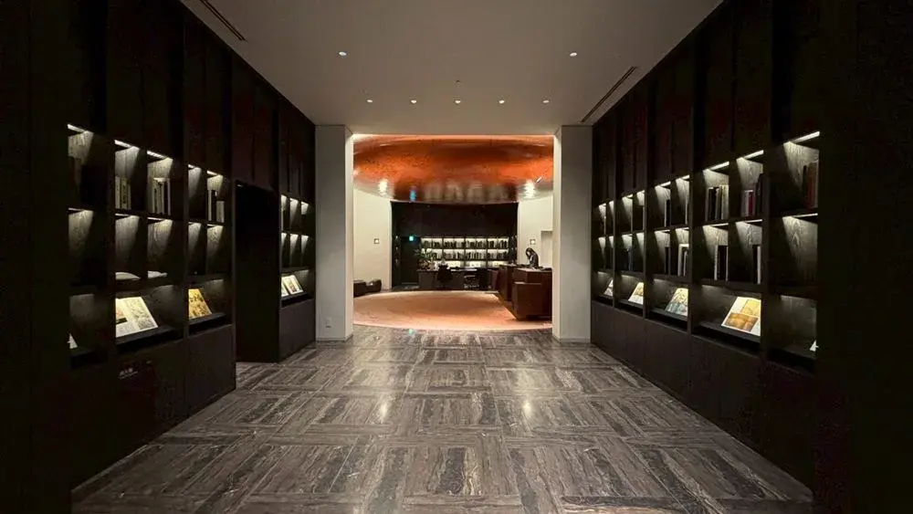 JWマリオット東京のチェックインカウンターへつながる廊下