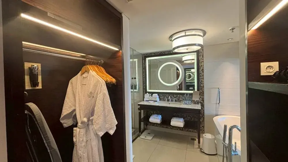 シェラトン・バリ・クタ・リゾートのプラチナ特典で、アップグレードされたスイートルームのクローゼット