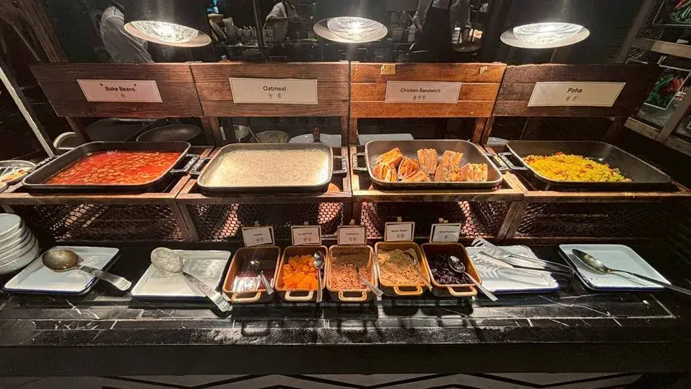 フォーポイント プーケット 朝食 2025|ホットミール