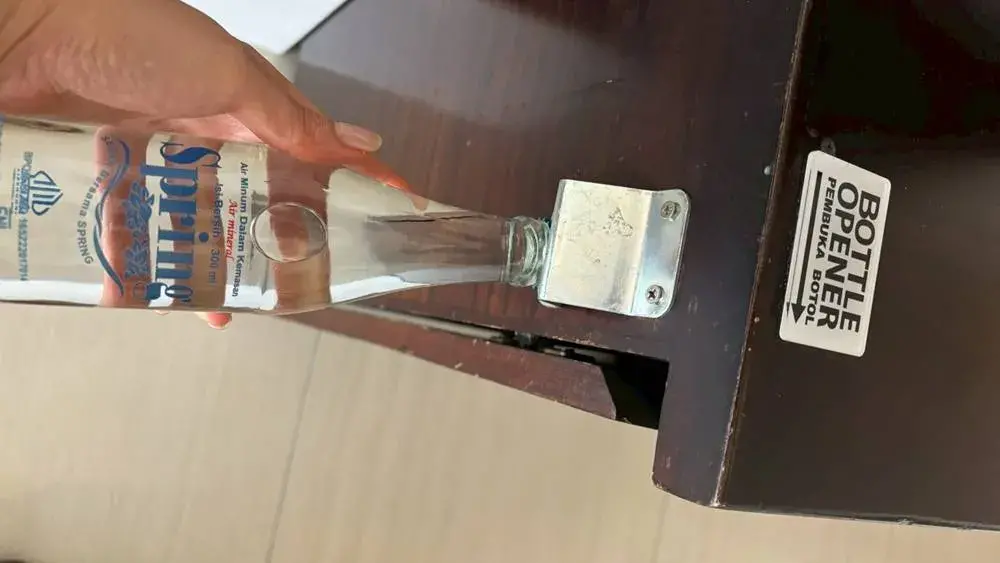 シェラトン・バリ・クタ・リゾートのボトルオープナー（栓抜き）の使い方