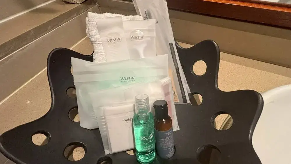 ウエスティン プーケットのスイートルーム(アメニティな置かれているかご)