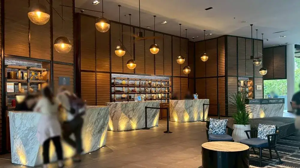 フォーポイントバイシェラトン・プーケット・パトンビーチ・リゾート|メインロビー