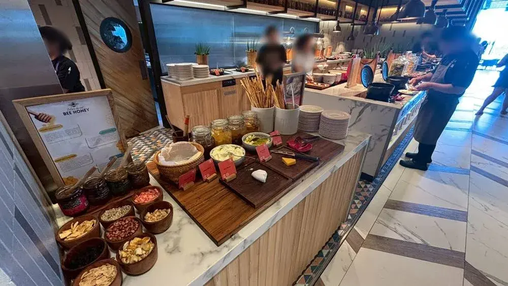 シェラトン・バリ・クタ・リゾートの朝食：チーズなど