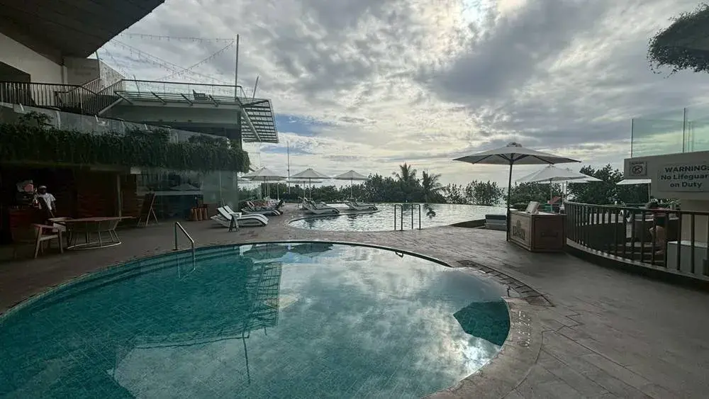 シェラトン・バリ・クタ・リゾートのプールは、朝は貸し切りというくらい空いている