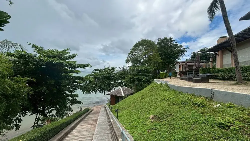 プーケット ウエスティンのビーチにつながる道