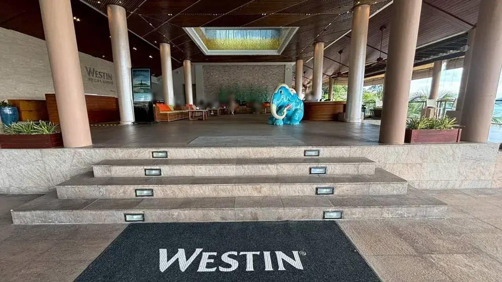 ザ・ウェスティン シーレイベイ リゾート&スパ プーケットのメインロビー