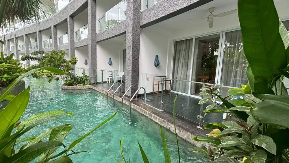 ル メリディアン バリ ジンバランのラグーンアクセスルーム（テラスからプールに直通）