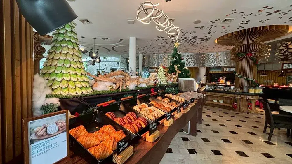 ル メリディアン バリ ジンバランの朝食「Bamboo Chic」バケット類