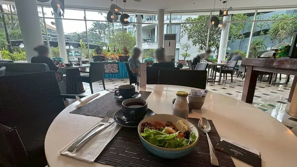 ル メリディアン バリ ジンバランの朝食「Bamboo Chic」サラダ