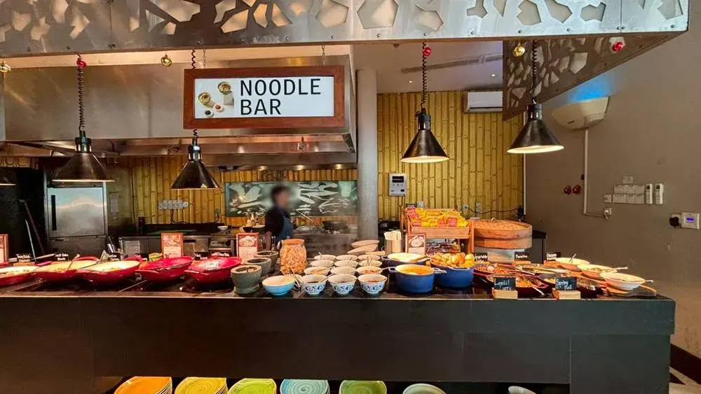 ル メリディアン バリ ジンバランの朝食「Bamboo Chic」ヌードルバー