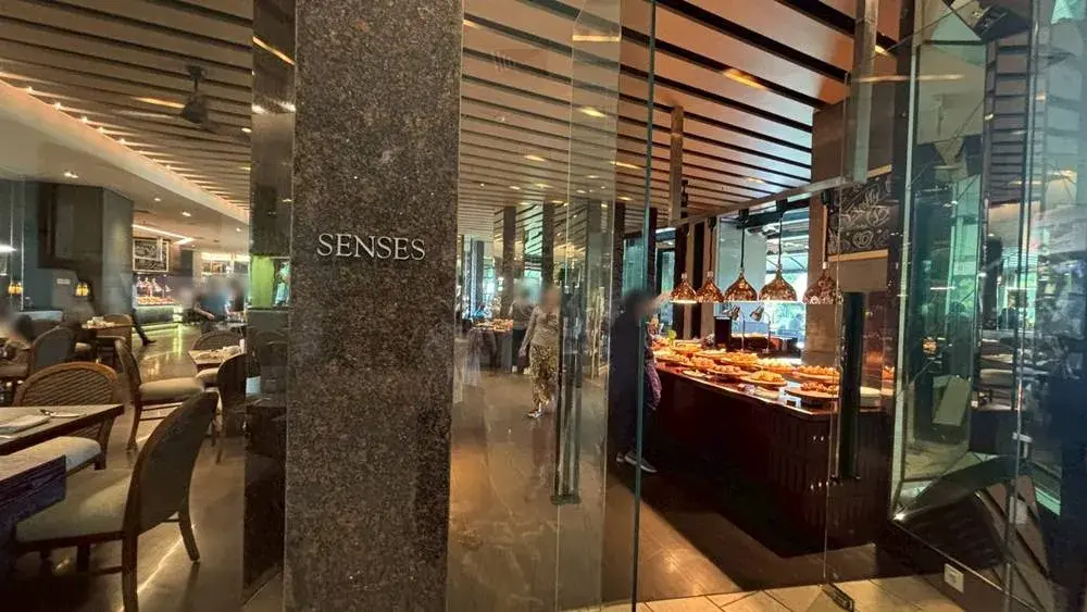 リッツカールトン・バリの朝食会場Senses（センシズ）の入り口