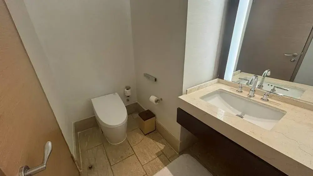 リッツカールトン・バリ：スイートルームのトイレ2