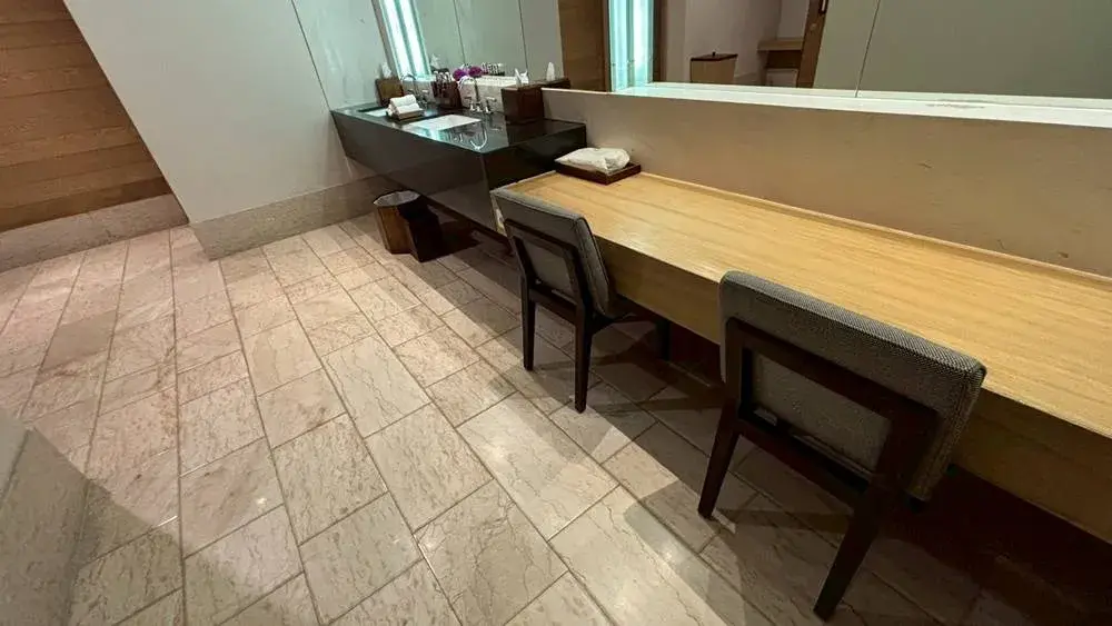 リッツカールトン・バリのビジネスセンターのチェックアウト後も利用できるメイクルーム