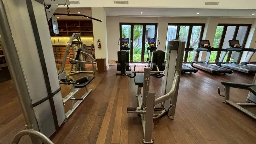 リッツカールトン・バリのフィットネスルームのバイク