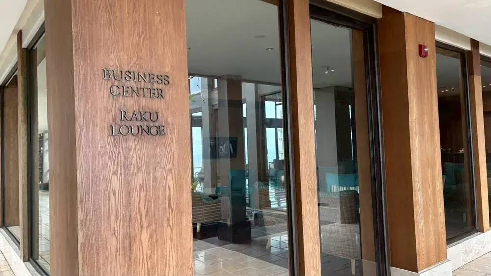 リッツカールトン・バリのビジネスセンター入口（チェックアウト後も利用可能）