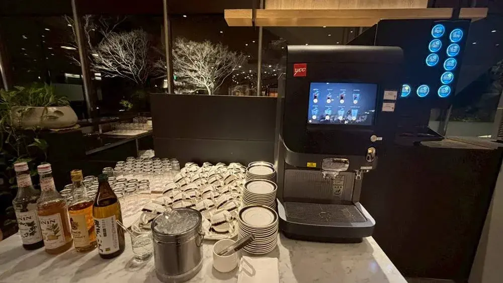 クラブラウンジ:ソフトドリンクとリキュール類